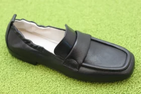 Women's 20979 Loafer - Black Leather